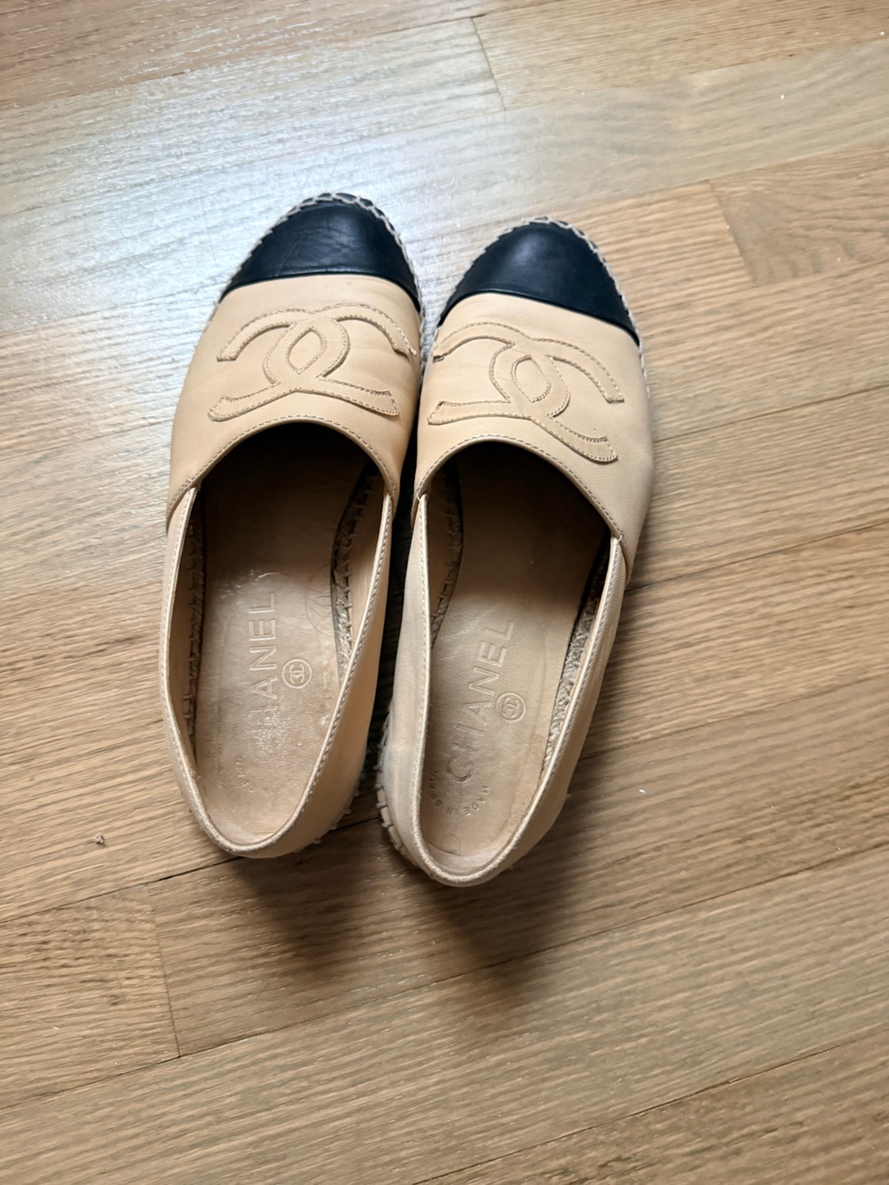 CHANEL Tan Leather Espadrille Flats with Black Cap Toe size 39/9 us